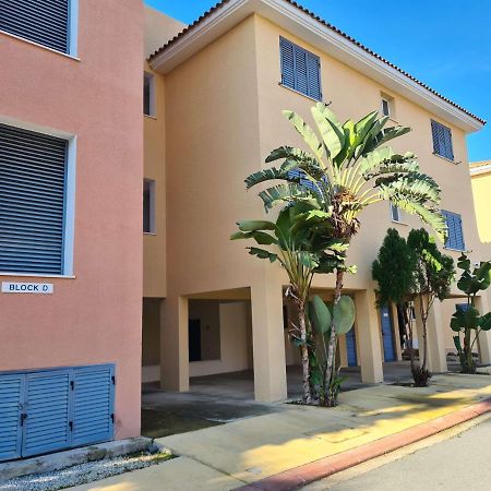 بافوس Sunny Limnaria Gardens 2 Bedroom Apartment المظهر الخارجي الصورة