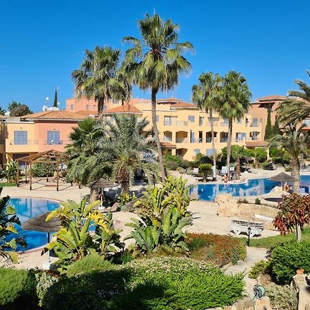 بافوس Sunny Limnaria Gardens 2 Bedroom Apartment المظهر الخارجي الصورة