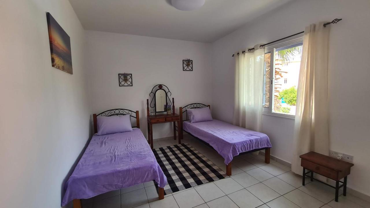 بافوس Sunny Limnaria Gardens 2 Bedroom Apartment المظهر الخارجي الصورة