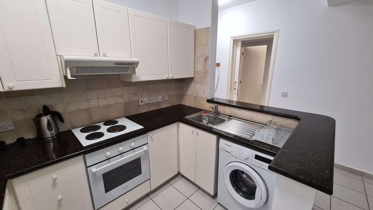 بافوس Sunny Limnaria Gardens 2 Bedroom Apartment المظهر الخارجي الصورة