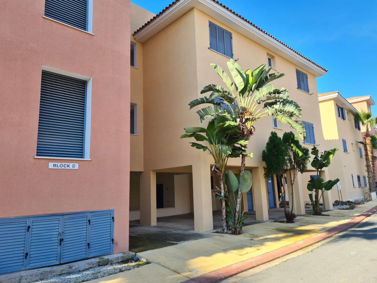 بافوس Sunny Limnaria Gardens 2 Bedroom Apartment المظهر الخارجي الصورة